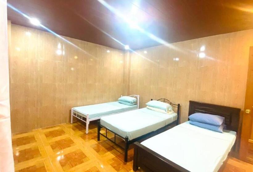 اتاق خانوادگی, Ardenia S Transient House