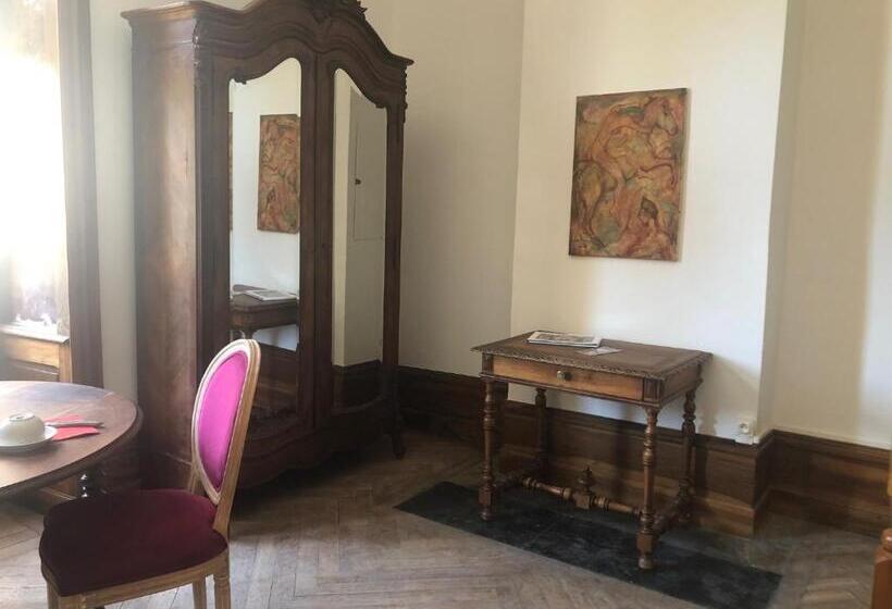 Номер Стандарт, Chambres Au Chateau Saint Geoire