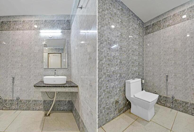 اتاق کلاسیک سه تخته, Super Hotel O Gauri Shankar