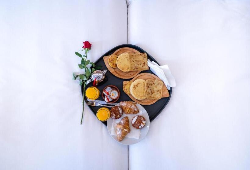 标准间, Unico Hotel Maarif