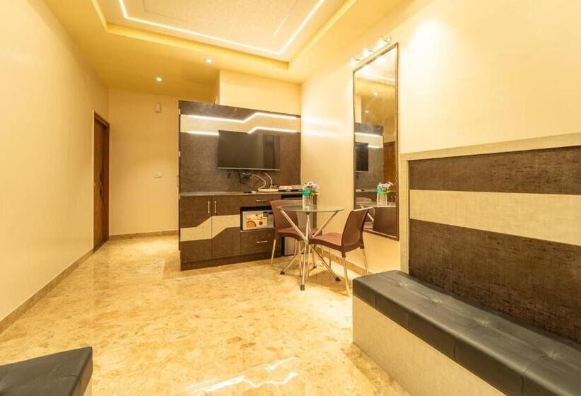 آپارتمان 3 خوابه, Seasons Suites Hbr