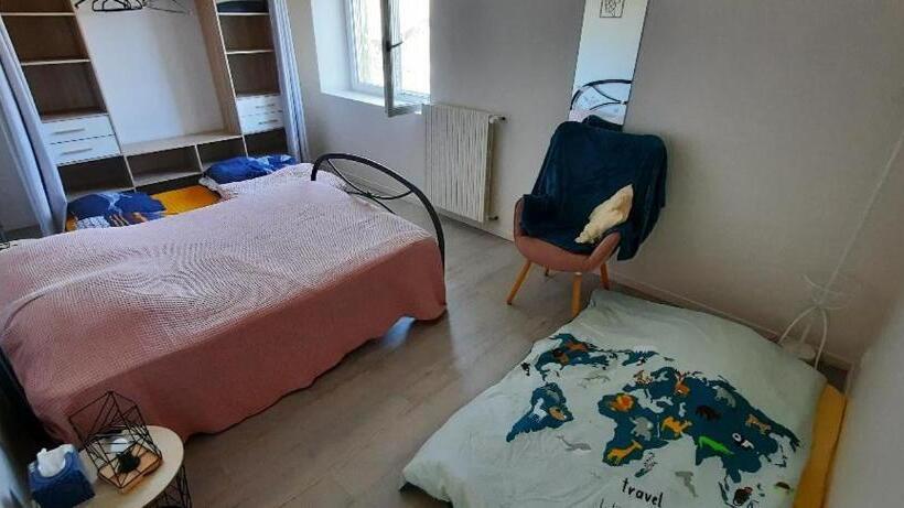 家庭间, Chambre D Hôtes Des Roseaux