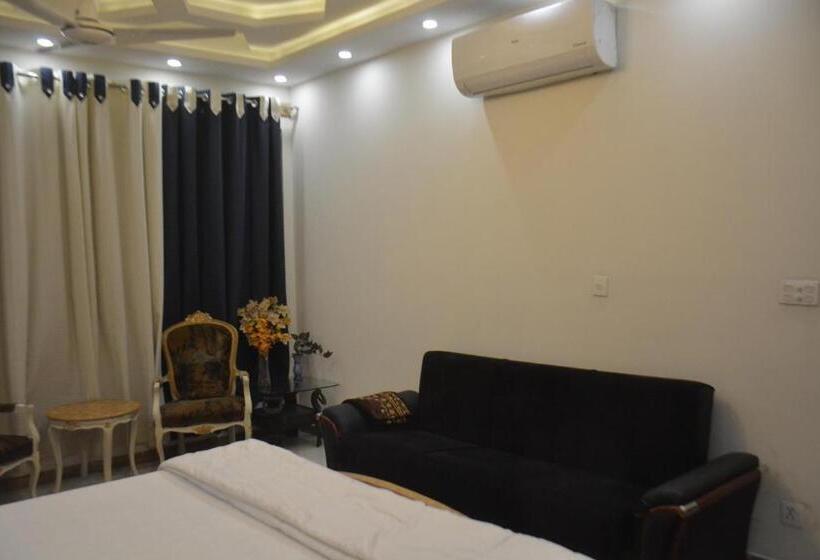 اتاق لوکس خانوادگی, Ukasha Guest House