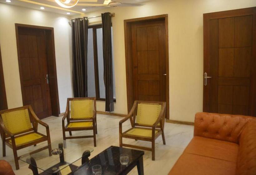 اتاق سوپریور خانوادگی, Ukasha Guest House