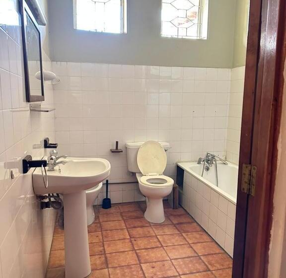 Quarto Deluxe Individual, Mwanana Hostels And Homes