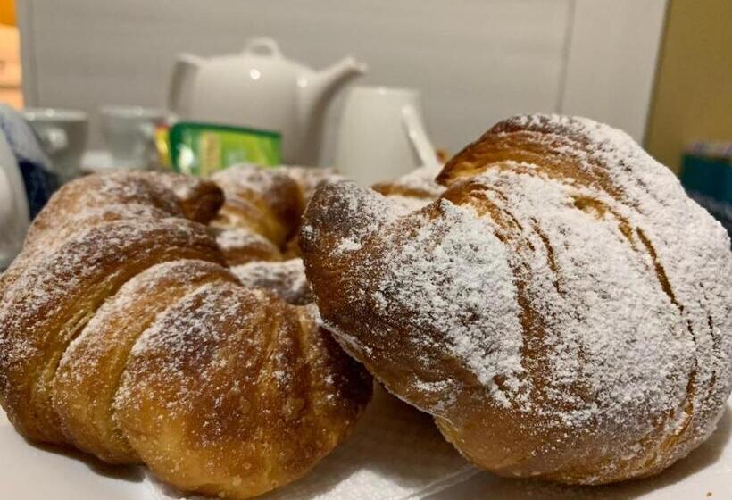 חדר סטנדרט לשלושה עם טרסה, Palazzo Ducale