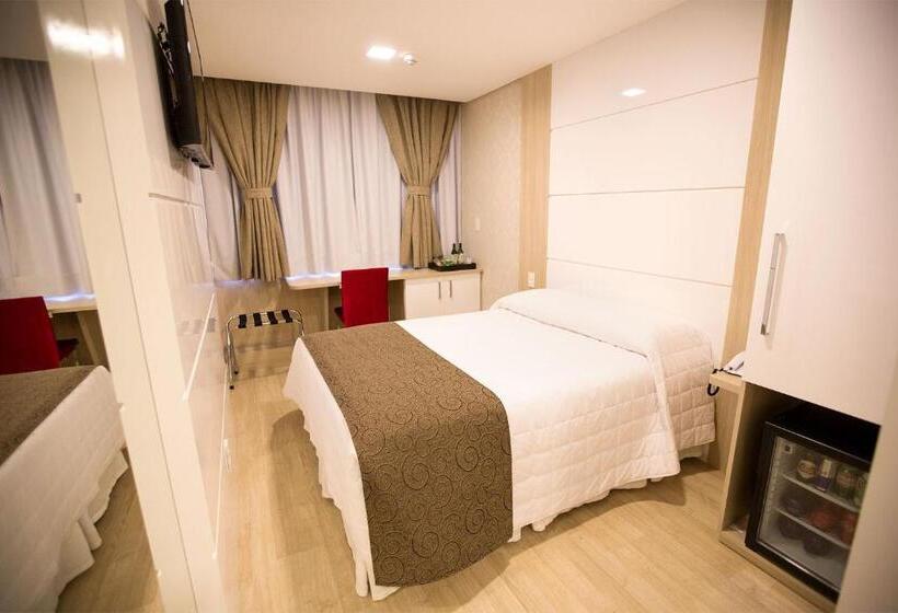 Номер Superior, Holiday & Business Hotel   Em Frente Ao Centro De Eventos E Arena Conda