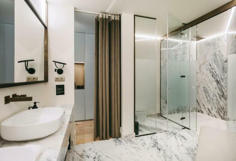 Quarto executivo, Torel Avantgarde