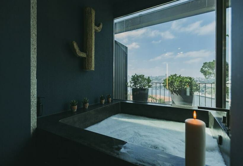 Quarto executivo, Torel Avantgarde