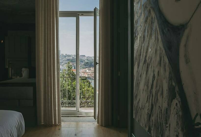 Suite Real, Torel Avantgarde
