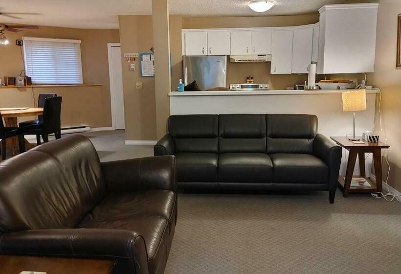 Family Suite, Akiskinook Lake Resort! 1 Bedroom Townhouse! Rent Monthly, Weekly, Private Entrance, Gas Bbq, Wi Fi