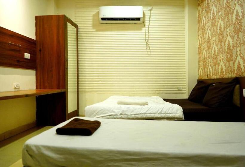 Номер Стандарт, Bal Residency 120 Mt Golden Temple