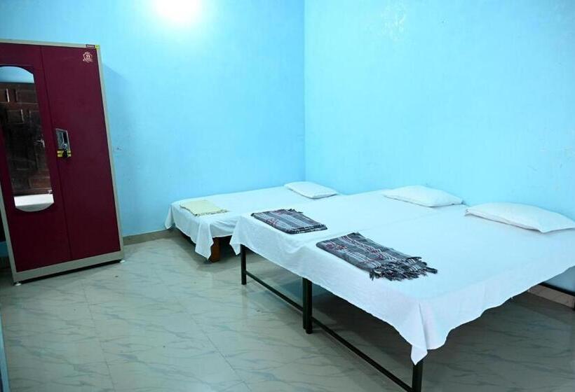 Номер Deluxe, Sandhya Guest House