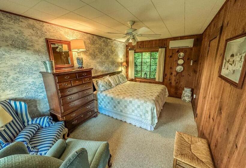 Стандартный Номер Кровать Кинг, Hemlock Inn