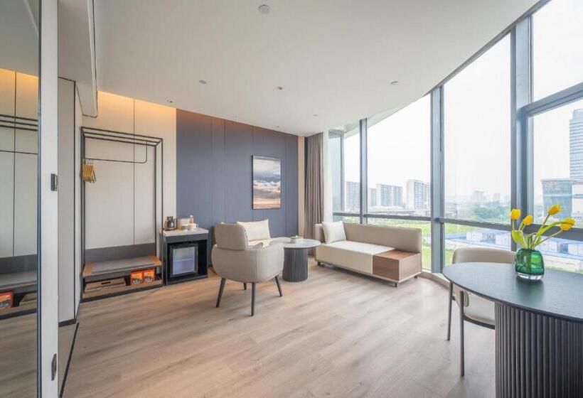 Номер Стандартный с Видом, Atour Hotel Nanchang Chaoyang Jiuzhou Tianhong