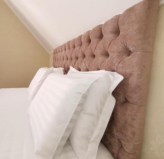 발코니가 있는 스위트, Kavaler Inn