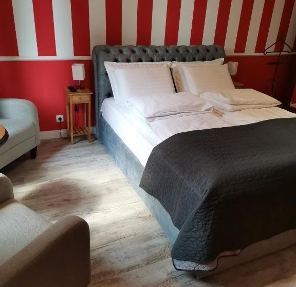 수피리어 룸, Kavaler Inn