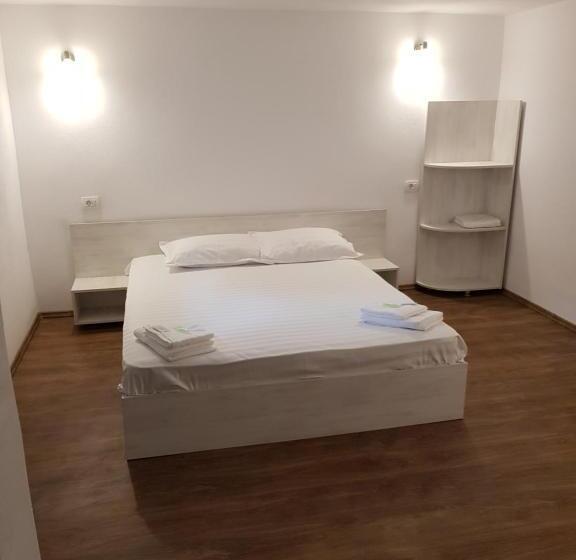 스탠다드 트리픔 룸 공동욕실, Casa Adiță