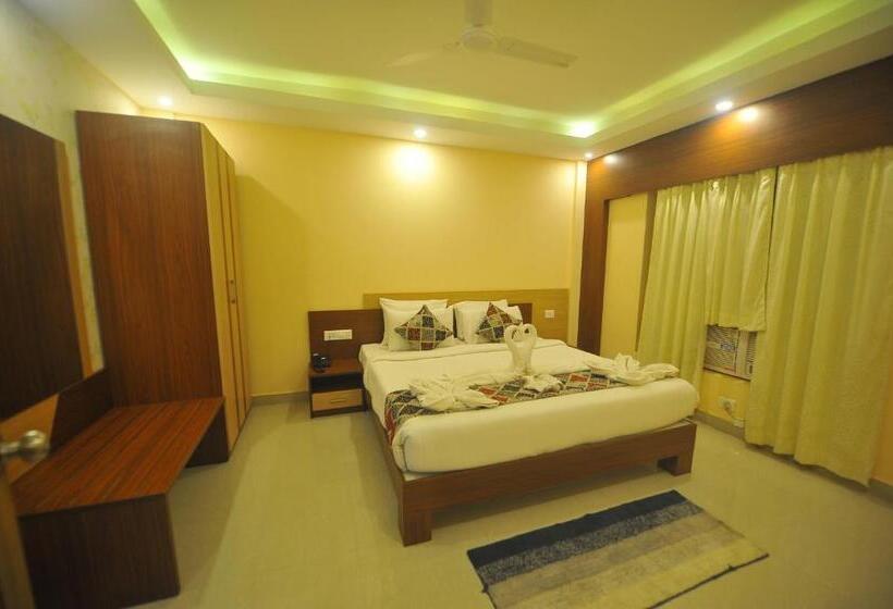 سوییت اجرایی, Pipul Hotels And Resorts 400 Meter From Sea Beach