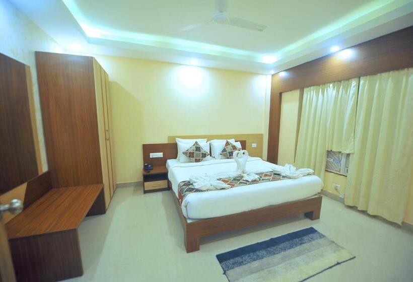 سوییت اجرایی, Pipul Hotels And Resorts 400 Meter From Sea Beach