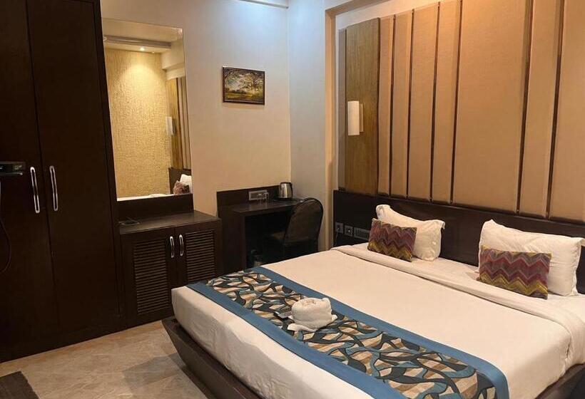 Номер Deluxe, Jodha The Great
