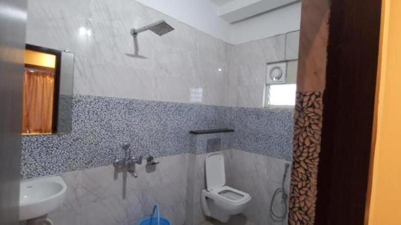 Номер Deluxe, Home Town Puri Near Temple & Golden Beach  Lift  Wifi With Restaurant Facilities  By Morservices
