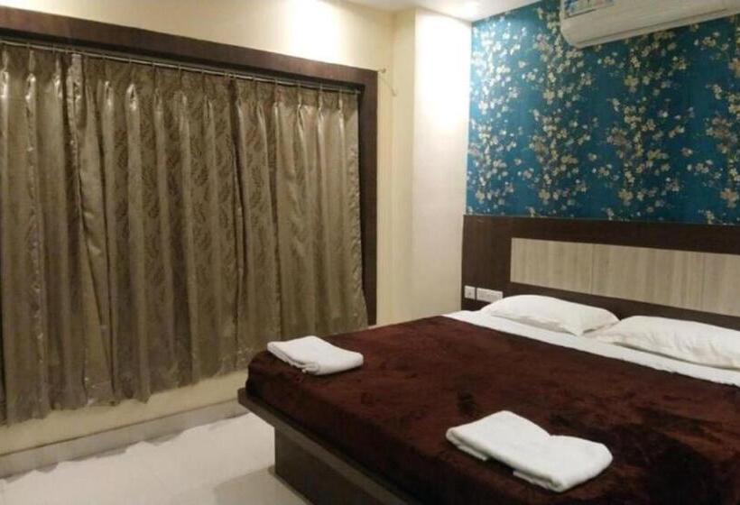 Номер Deluxe, Home Town Puri Near Temple & Golden Beach  Lift  Wifi With Restaurant Facilities  By Morservices