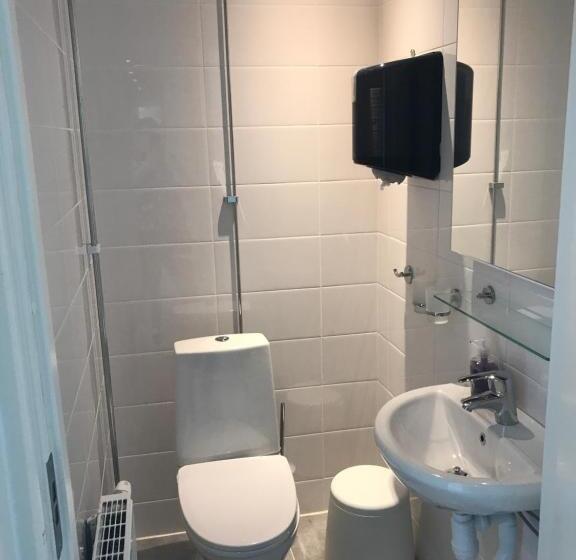 اتاق اکونومی با حمام مشترک, Kalmar Hotell