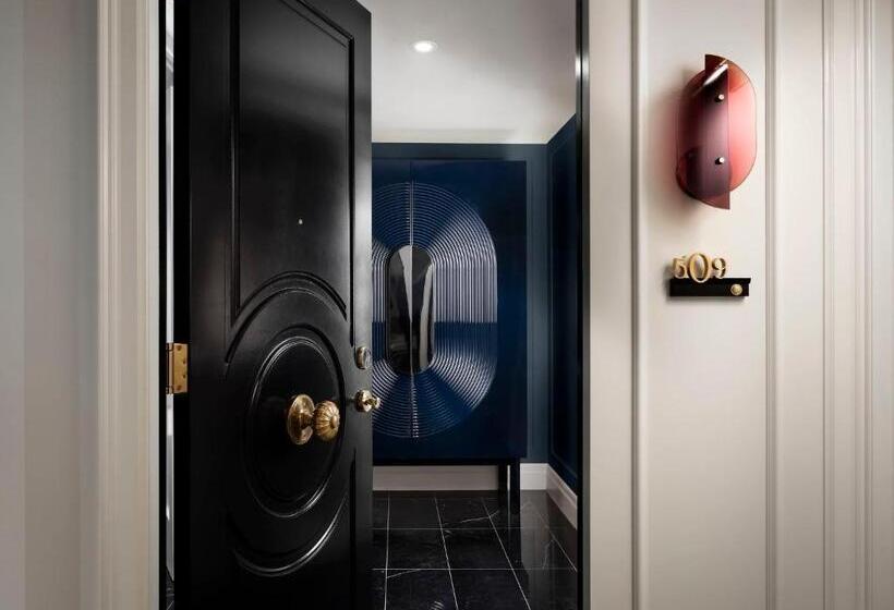 سوئیت با تخت بزرگ, Bisha Hotel Toronto