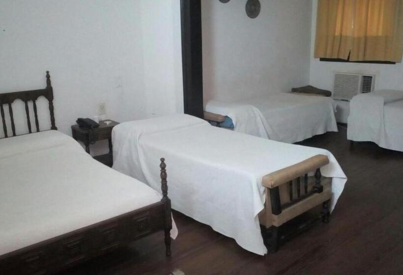 4인용 스탠다드 룸, Emperatriz Hotel Familiar