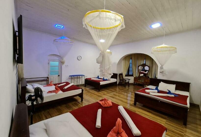 Quarto Familiar, Serendib Hill