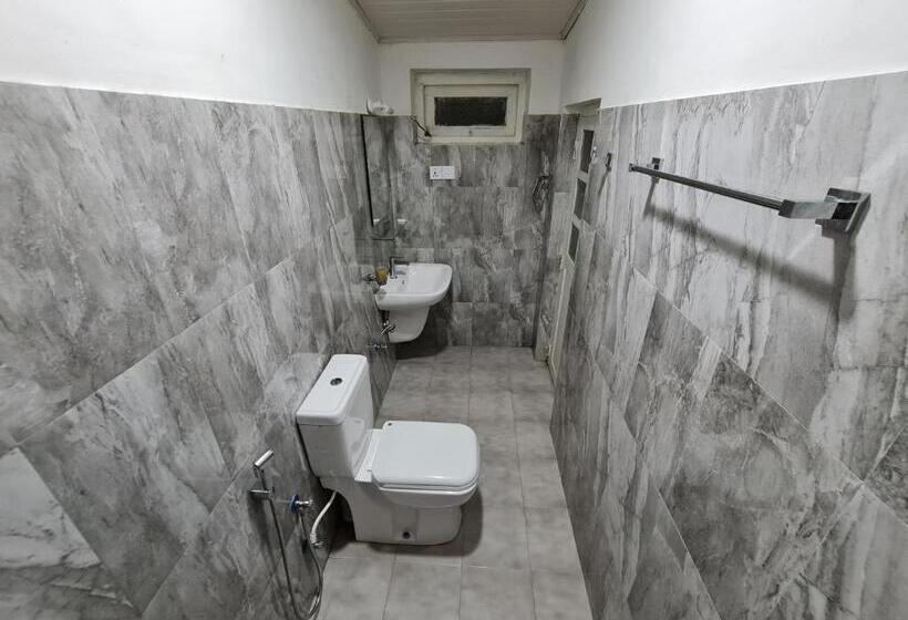 Quarto Estandar, Serendib Hill