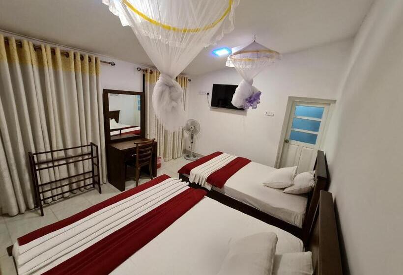 Quarto Estandar, Serendib Hill