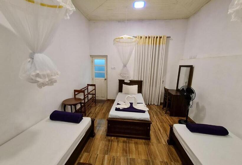 Quarto Triplo Estandar, Serendib Hill