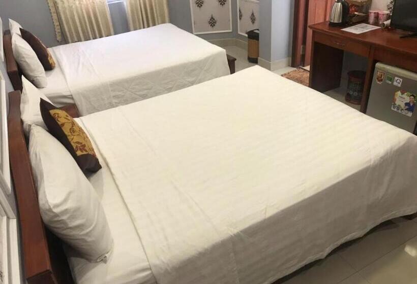 اتاق استاندارد چهار تخته, Thanh Tai Hotel 1