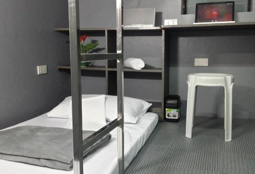 标准间, Ervoruto Hostel Makati