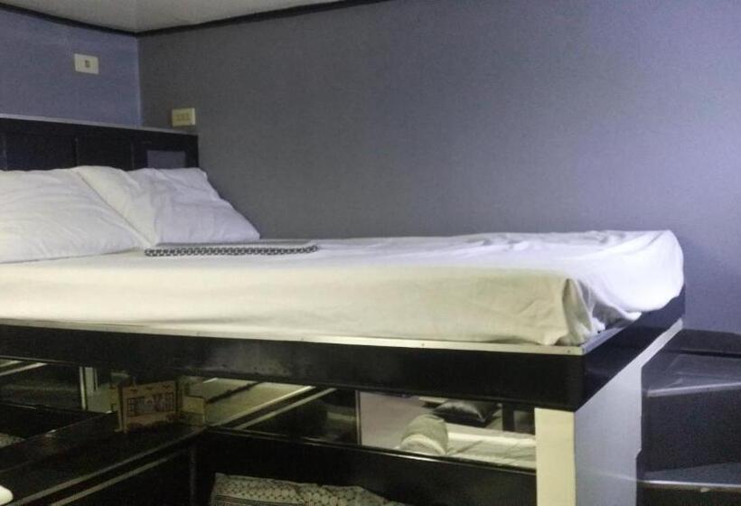إستوديو قياسى, Ervoruto Hostel Makati