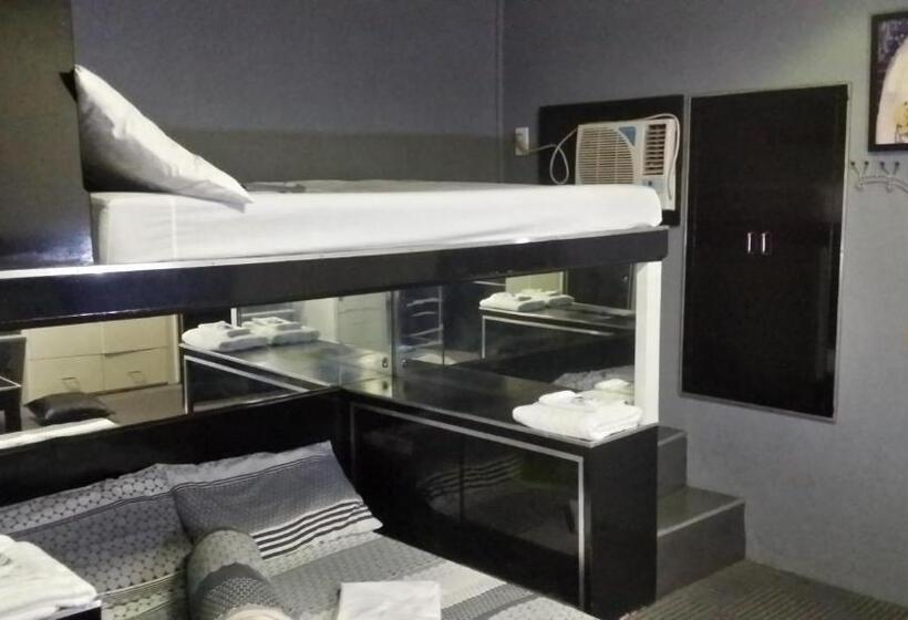 标准工作室, Ervoruto Hostel Makati