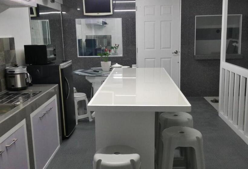标准间, Ervoruto Hostel Makati