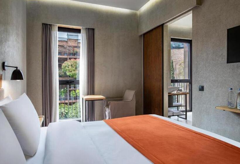 اتاق استاندارد با تخت بزرگ, Iota Hotel Tbilisi