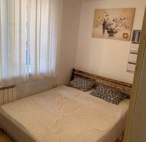 이코노미 룸, Krone Hostel