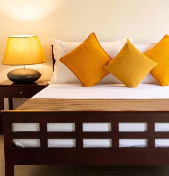 Standard Bungalow 2 Bedrooms 2 Bedrooms Lake View, The Farm Resorts