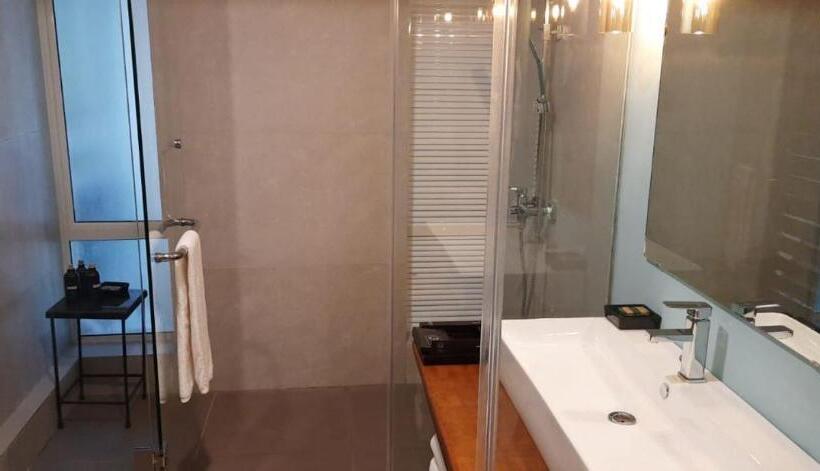 Standard Bungalow 2 Bedrooms 2 Bedrooms Lake View, The Farm Resorts