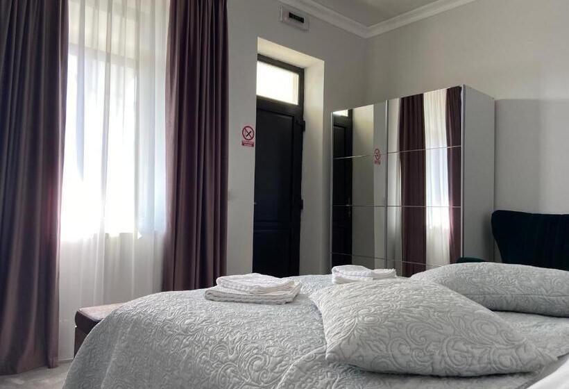 اتاق لوکس, Maisonette Apartments