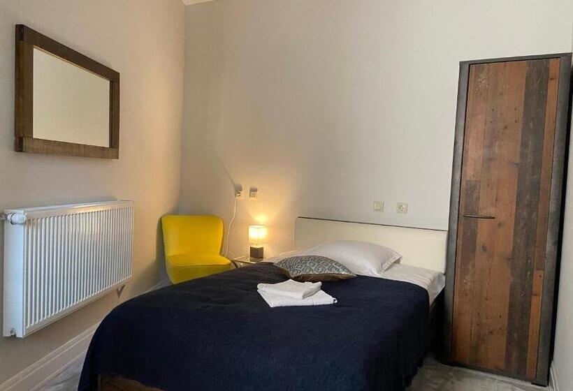 اتاق استاندارد یک نفره, Maisonette Apartments
