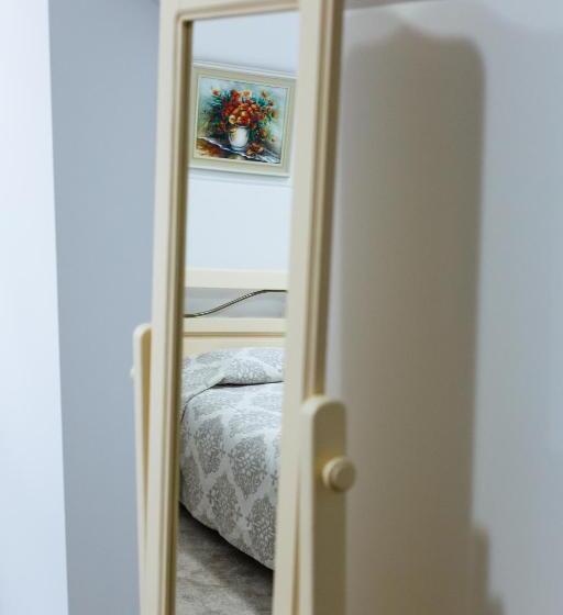 اتاق استاندارد, Maisonette Apartments