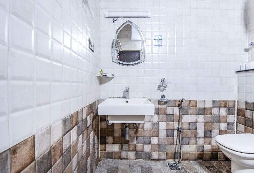 Номер Deluxe, Fabhotel Frazer Suites   Nr Bangalore Cantt Railway Station