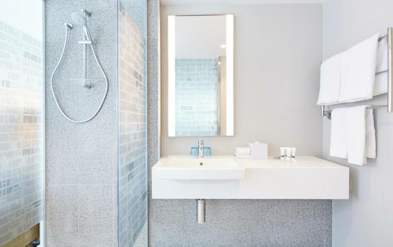 스탠다드 룸, Holiday Inn Express Adelaide City Centre, An Ihg