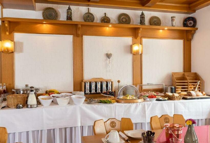 标准间, Restaurant Straussen