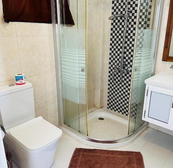 اتاق لوکس با بالکن و چشم‌انداز دریا, Mirissa Gate Resort